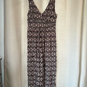 Chic Plum and Cream Patterned Maxi Dress